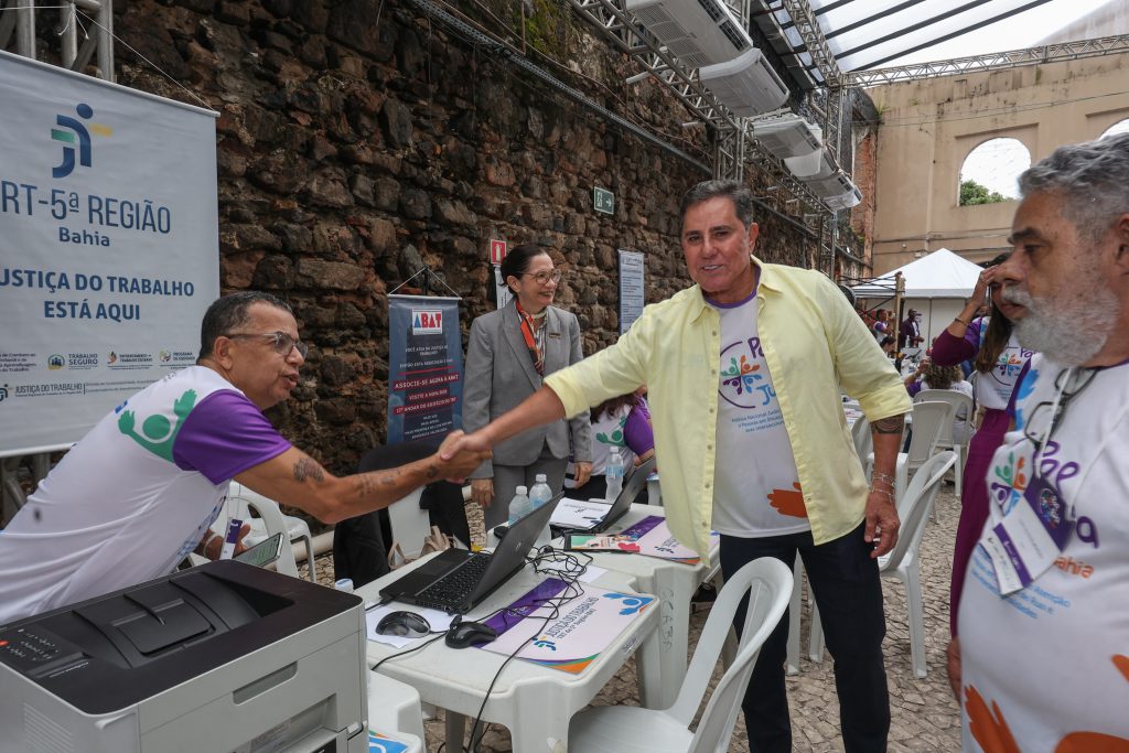 Mutirão PopRuaJud: primeiro dia fecha com mais de 2 mil atendimentos gratuitos para pessoas em situação de rua e resgata esperança de uma vida melhor   