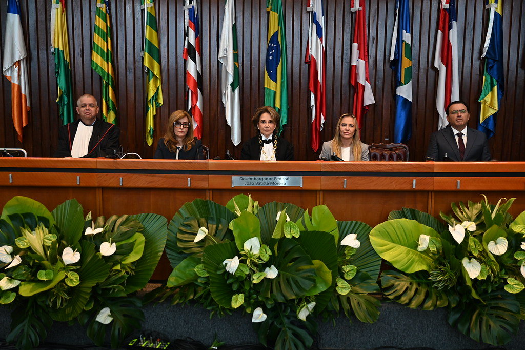 TJBA prestigia posse das mesas diretoras do TJDFT e TRF1 em Brasília   