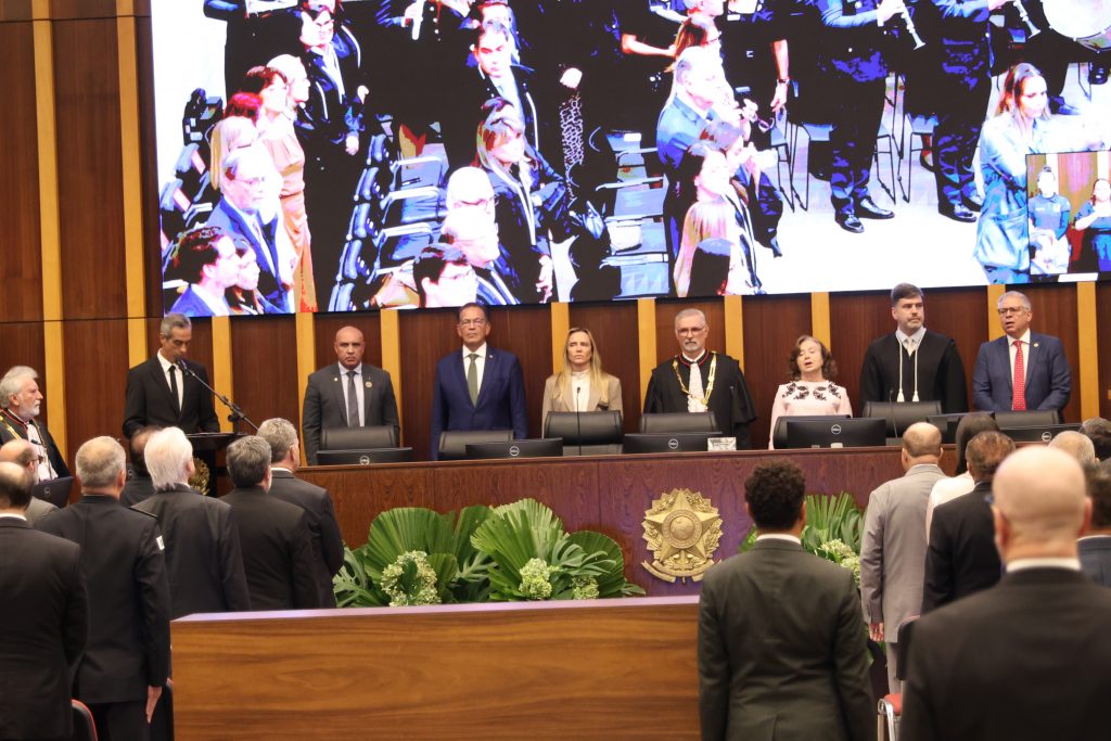 TJBA prestigia posse das mesas diretoras do TJDFT e TRF1 em Brasília   