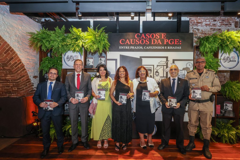 TJBA prestigia lançamento de livro comemorativo dos 60 anos da Procuradoria-Geral do Estado   