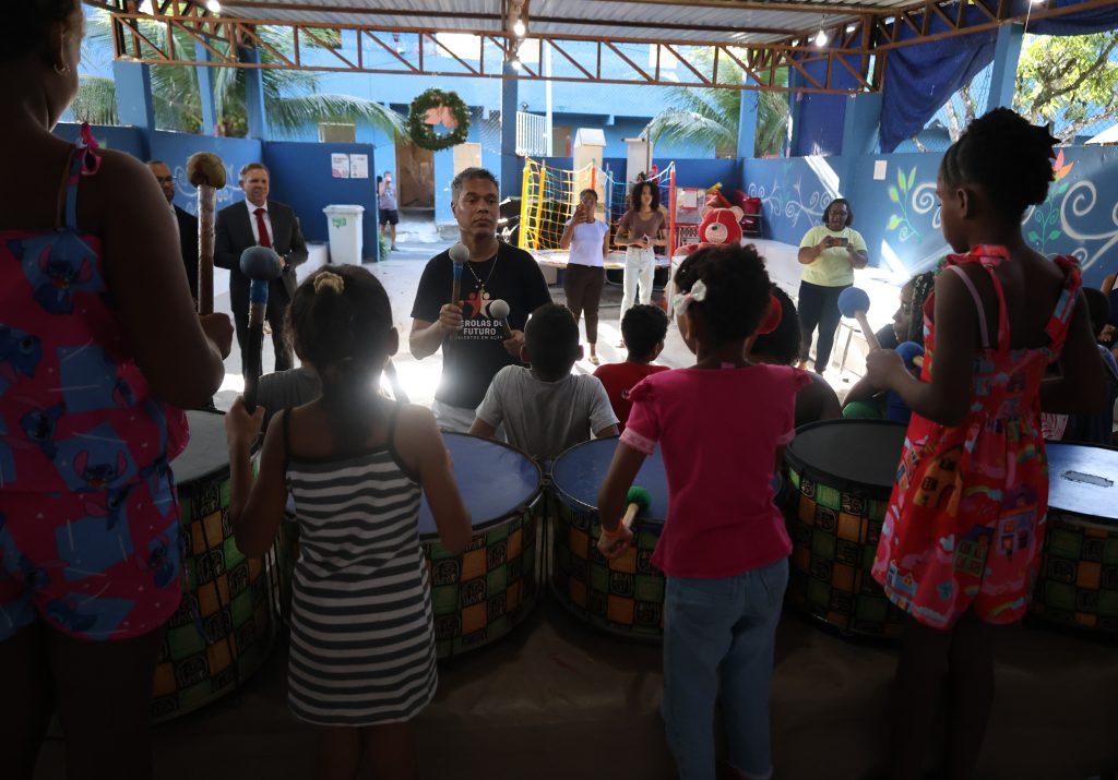 TJBA entrega doações recolhidas durante a Semana Nacional da Saúde ao Lar Pérolas de Cristo    