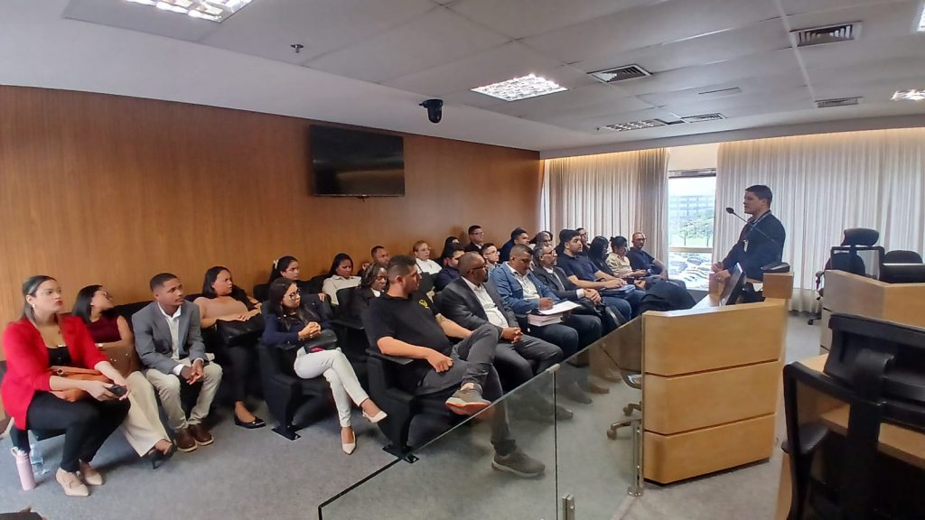 Conhecendo o Judiciário: estudantes de Salvador e Camaçari visitam as dependências do TJBA   