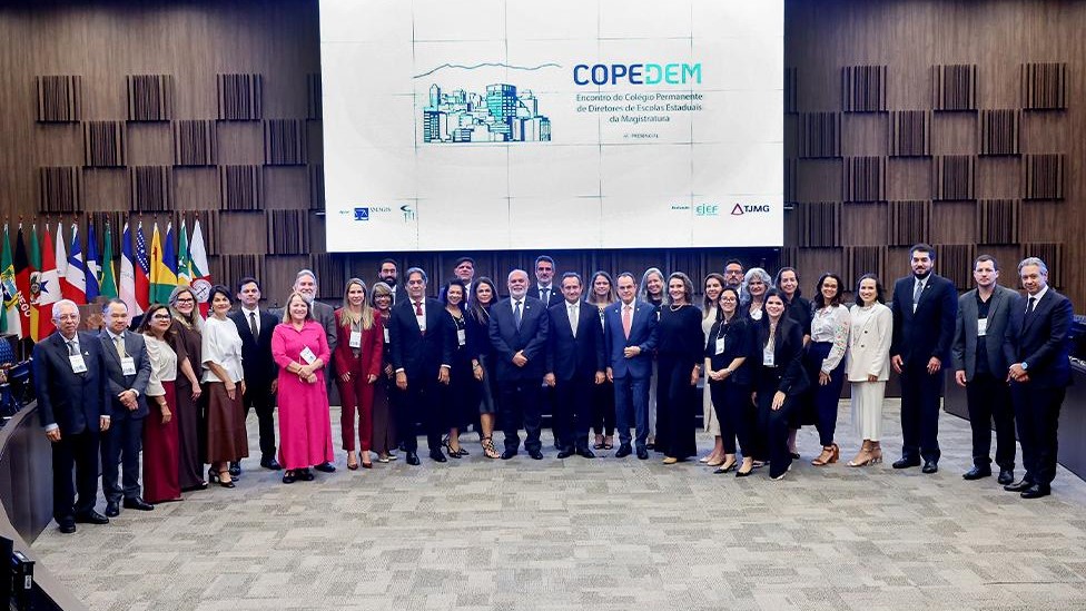 No COPEDEM, Desembargador Geder Gomes defende doutorado na Unicorp para magistrados e servidores  