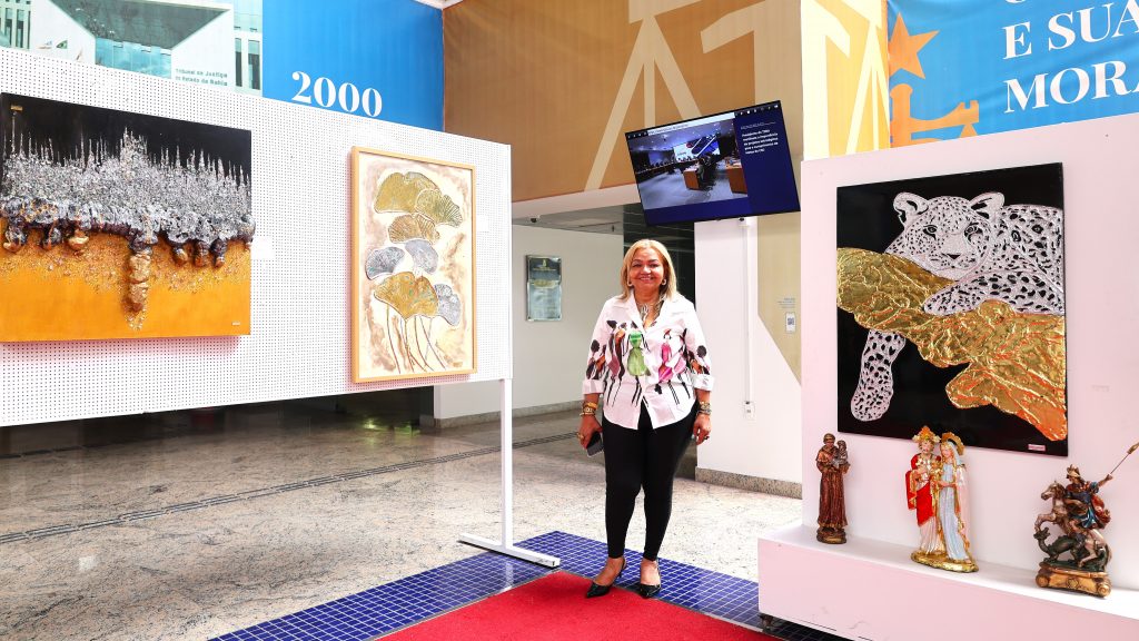29/04/2026 - Exposição Átrio TJBA - Entre Luz e Essência - Maria Thereza  