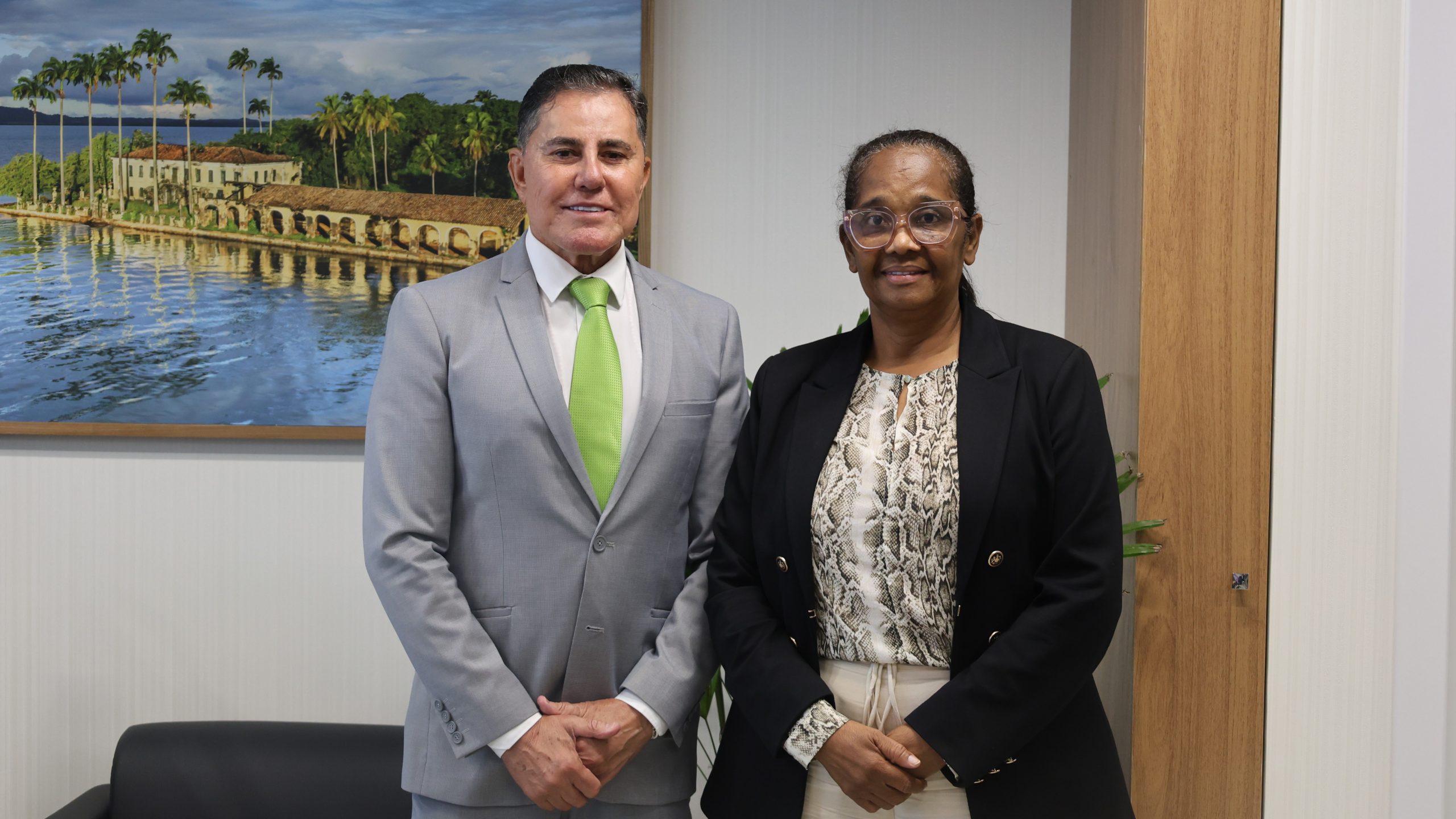 Presidente do TJBA recebe visita institucional da Prefeita de Cachoeira   