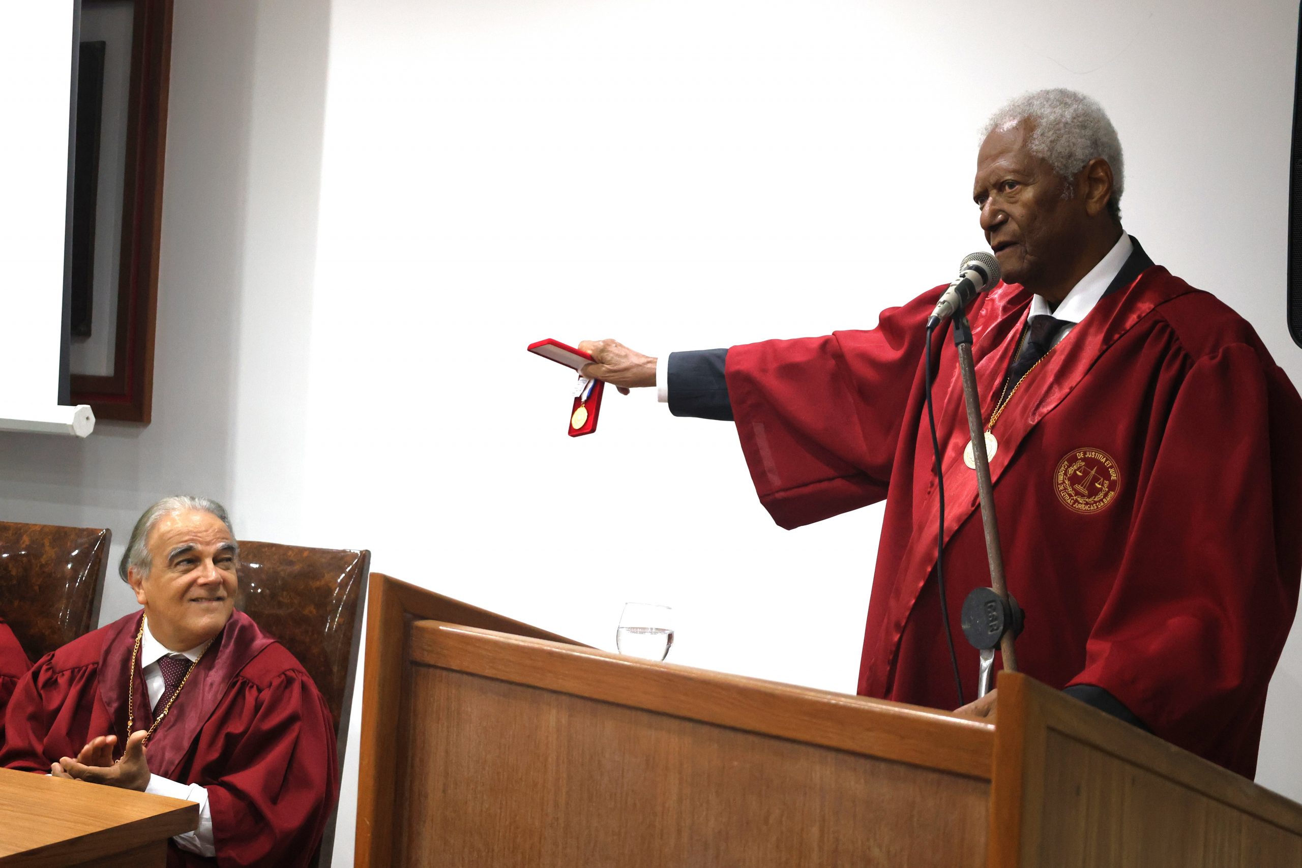 TJBA prestigia homenagem ao jurista e professor Edvaldo Brito na Academia de Letras Jurídicas da Bahia  