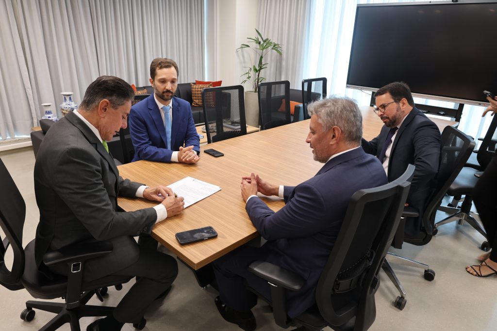 TJBA assina Termo de Cooperação com o Município de Guanambi para a instalação do Projeto Laboratório Jurídico    