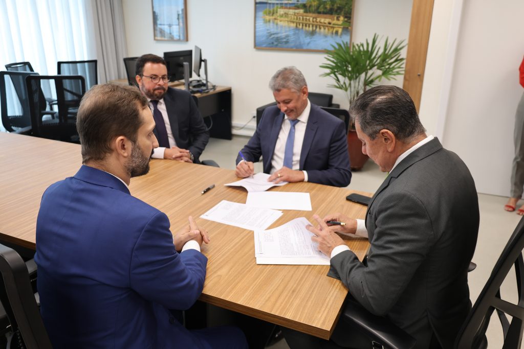 TJBA assina Termo de Cooperação com o Município de Guanambi para a instalação do Projeto Laboratório Jurídico    