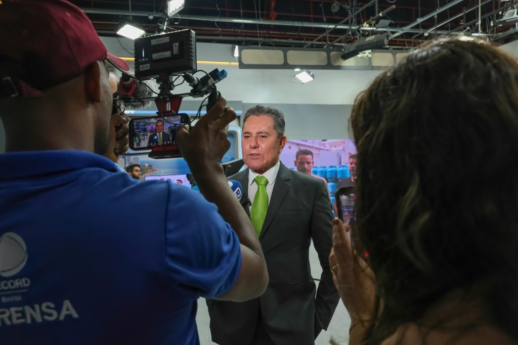 Presidente do TJBA destaca serviços do Judiciário para o cidadão em entrevista a emissora de TV  