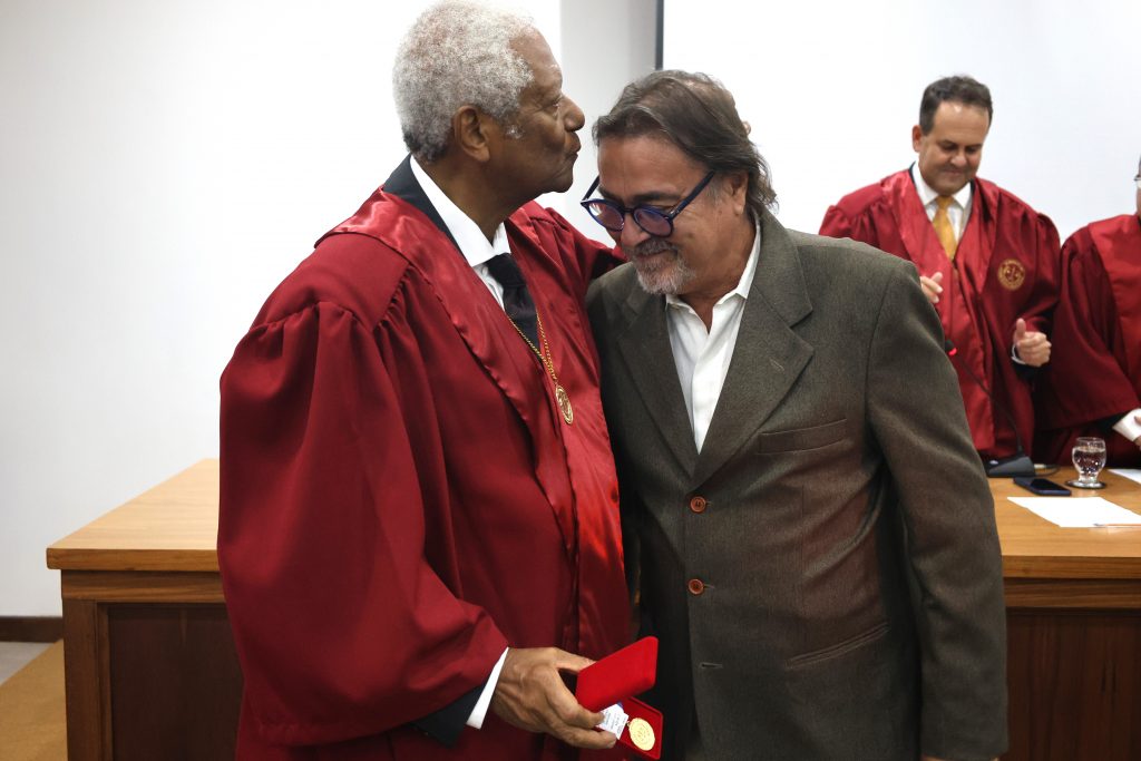 TJBA prestigia homenagem ao jurista e professor Edvaldo Brito na Academia de Letras Jurídicas da Bahia  