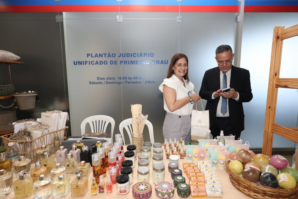 Feira em homenagem ao Dia das Mães acontece até sexta-feira (8), na sede do TJBA   
