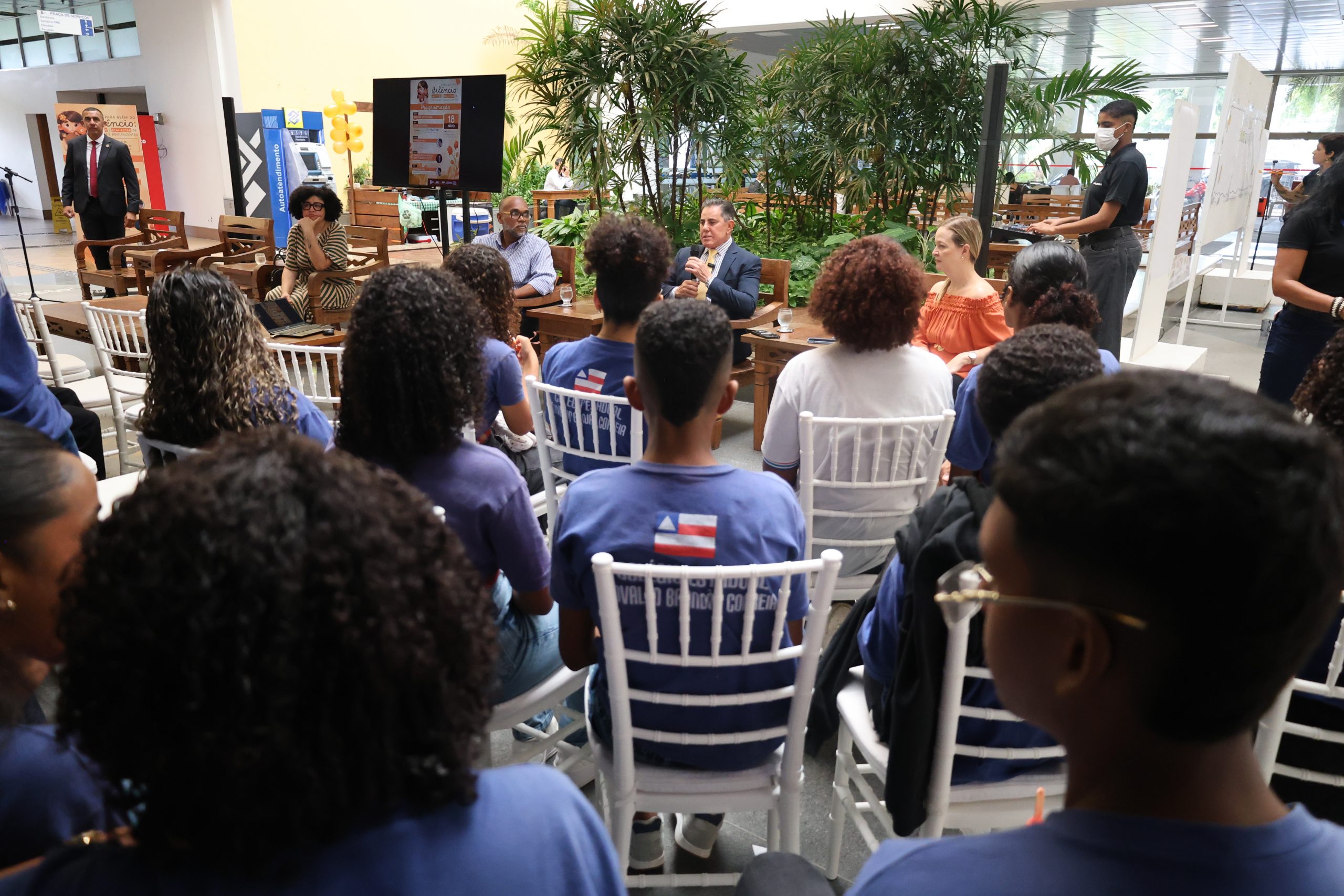 TJBA recebe estudantes da rede pública para atividades voltadas à prevenção do abuso infantojuvenil   