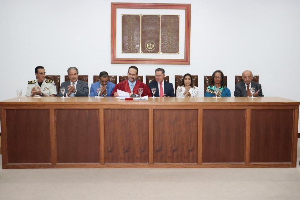 Presidente do TJBA prestigia outorga da Medalha Orlando Gomes ao jurista Sérgio Habib