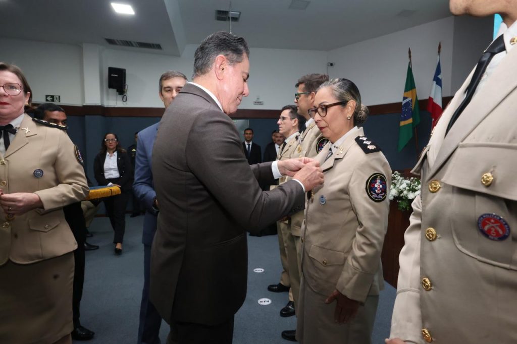 “Um dos objetivos da minha gestão é olhar de maneira diferenciada para a segurança do nosso cidadão”, destaca Presidente do TJBA ao receber a medalha do Mérito da Segurança Pública