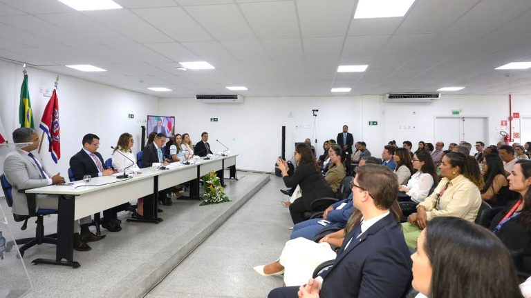 Projeto TJBA Acelera é lançado com meta de reduzir tempo de tramitação de processos na Bahia; abertura ocorreu em Feira de Santana   
