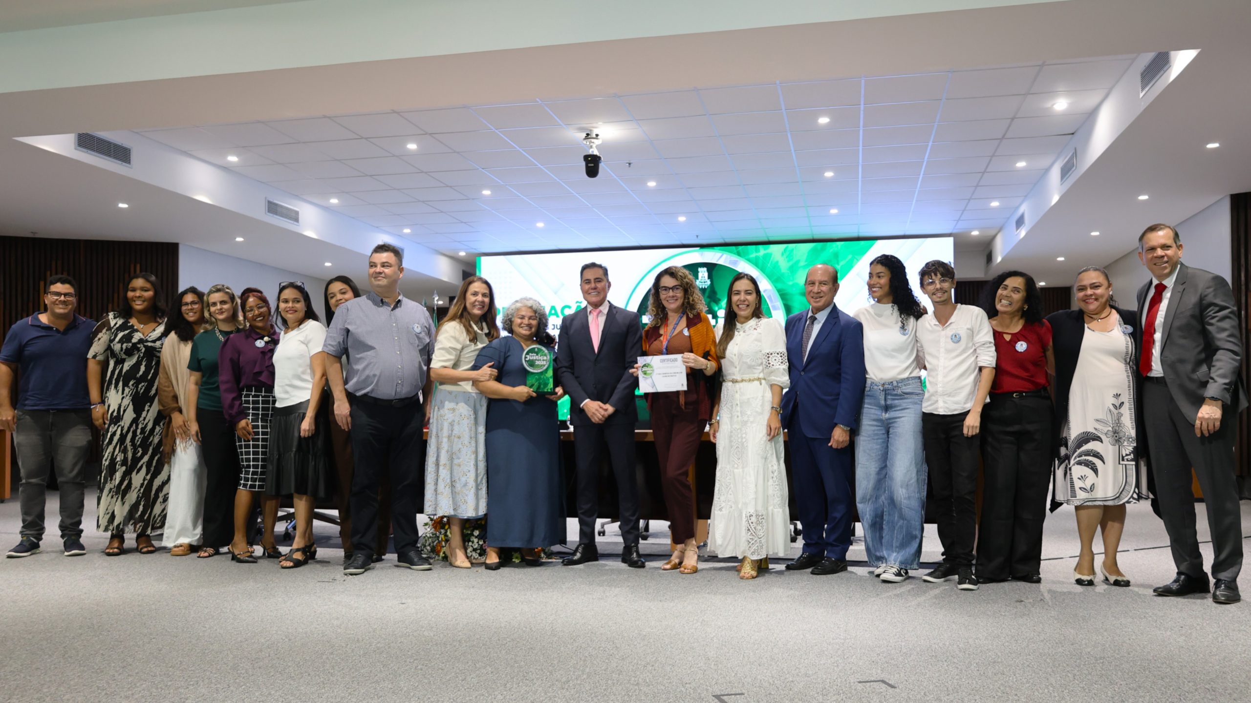 Unidades que alcançaram excelência de atuação em 2025 são premiadas com o Selo Justiça em Números TJBA  