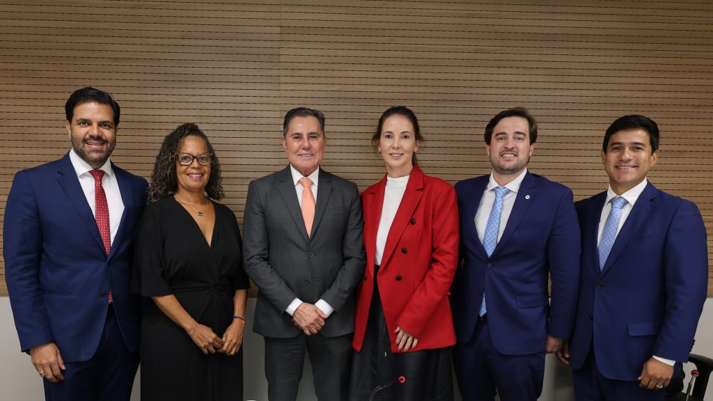 “Precisamos estar unidos para prestar um serviço cada vez melhor para o cidadão”, destaca Presidente do TJBA em reunião com representantes de dez subseções da OAB/BA