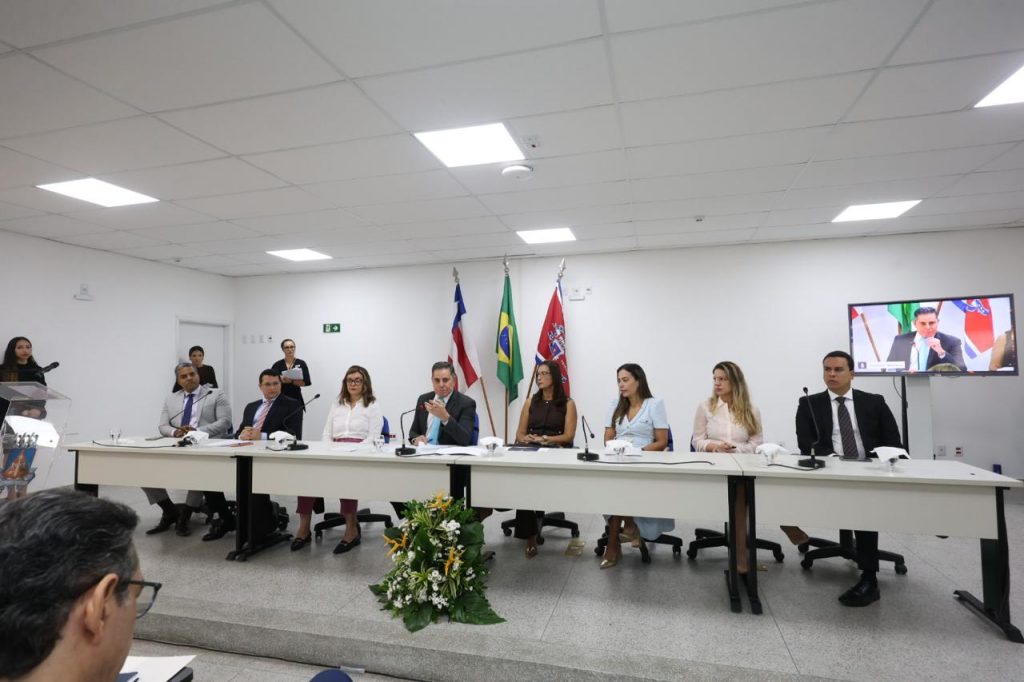 Projeto TJBA Acelera é lançado com meta de reduzir tempo de tramitação de processos na Bahia; abertura ocorreu em Feira de Santana
