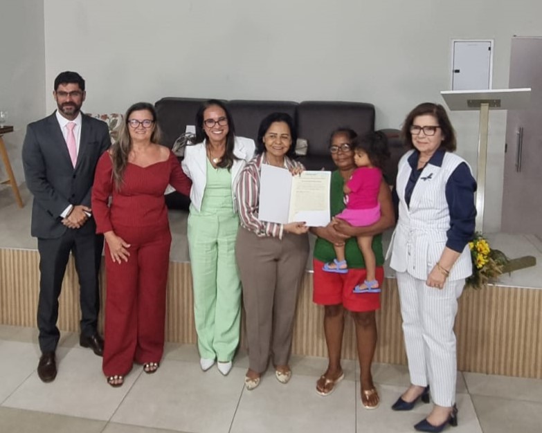 Entrega de títulos de propriedade em Araci abre a Semana Solo Seguro Favela; iniciativa promove regularização fundiária urbana