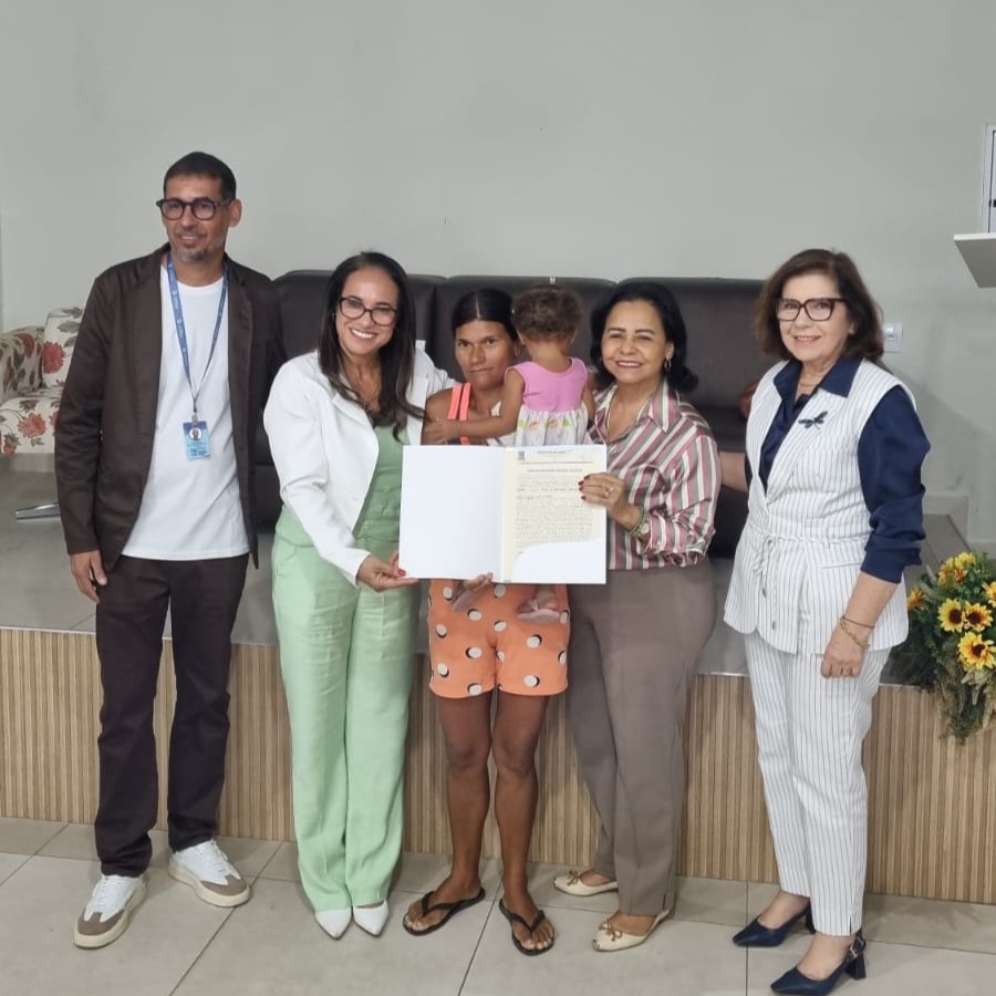 Entrega de títulos de propriedade em Araci abre a Semana Solo Seguro Favela; iniciativa promove regularização fundiária urbana