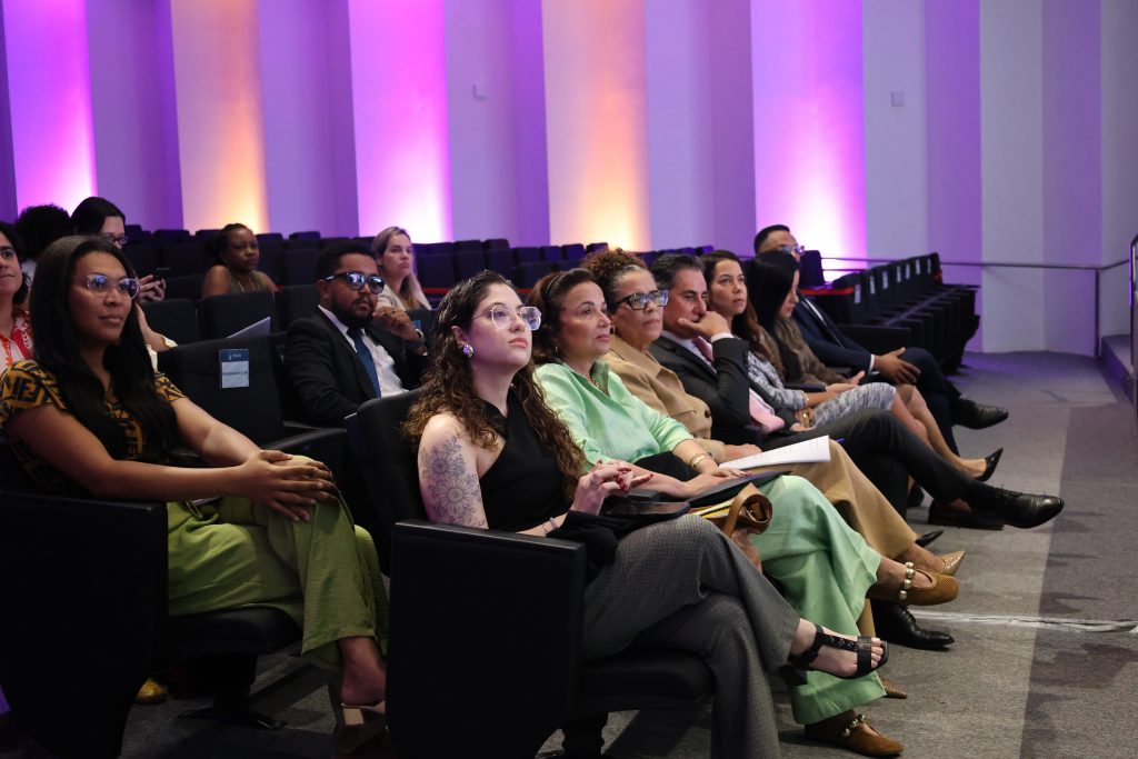 Luzes da diversidade: prédios do Judiciário baiano ganham as cores do Orgulho LGBTQIAPN+