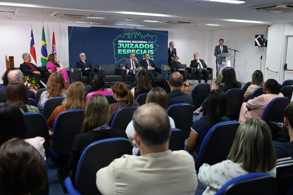 3ª Semana Nacional dos Juizados Especiais começa com atividades voltadas ao público interno no Fórum do Imbuí