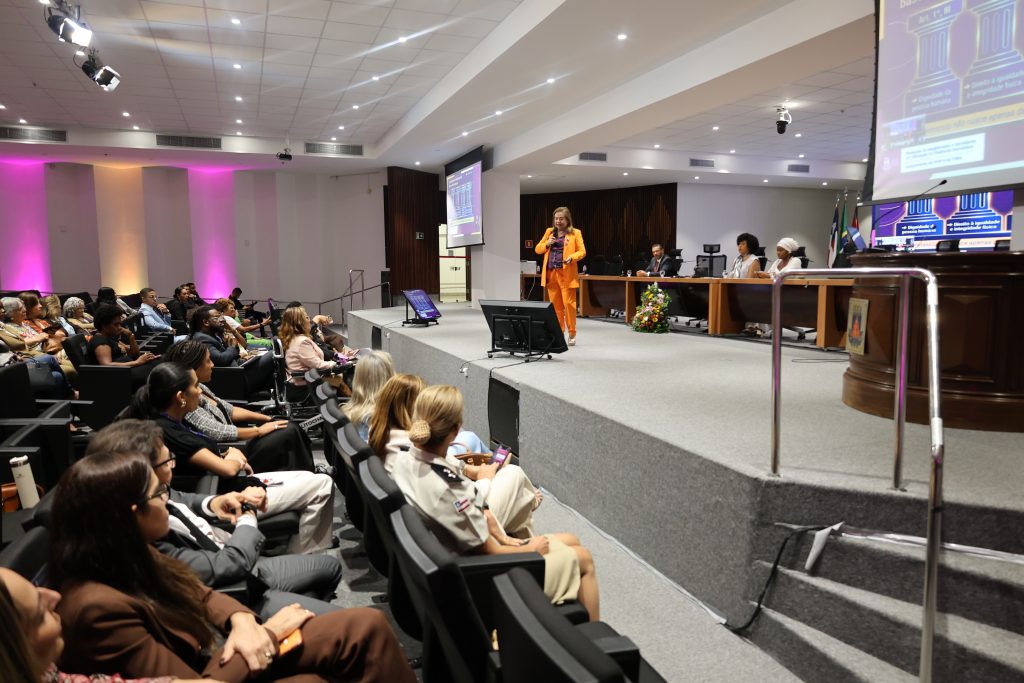 TJBA fortalece o enfrentamento à violência contra a mulher com solenidade para implementação do protocolo POP 5 e inauguração do Banco Vermelho