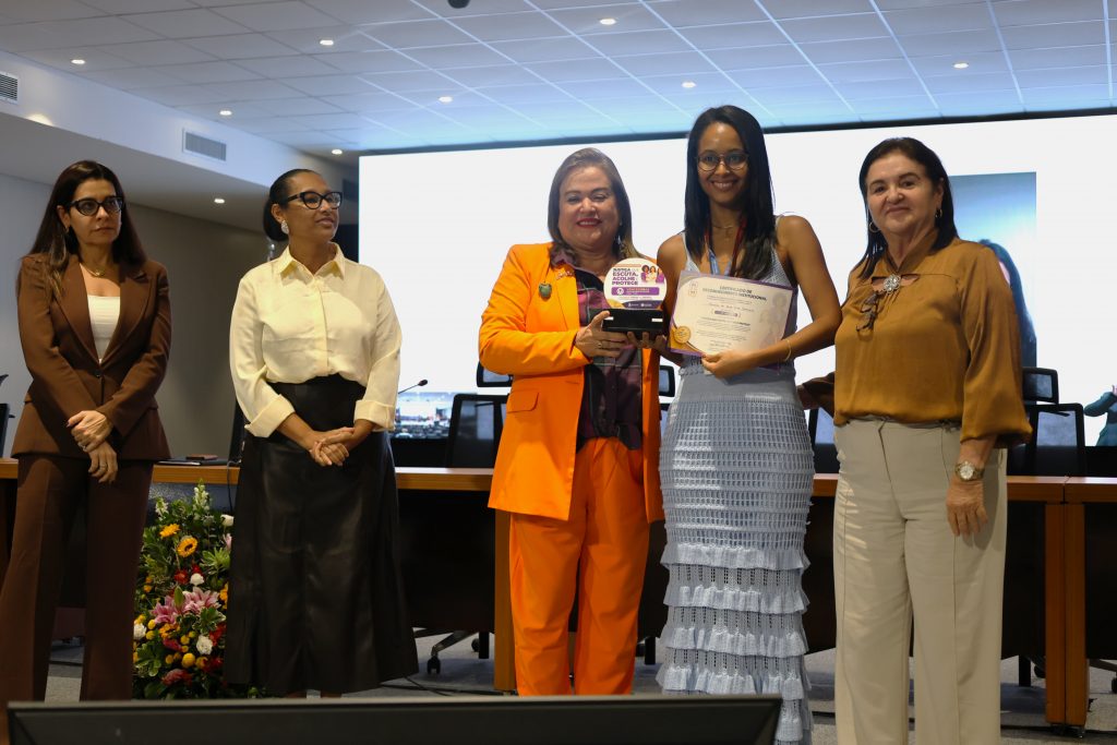 TJBA fortalece o enfrentamento à violência contra a mulher com solenidade para implementação do protocolo POP 5 e inauguração do Banco Vermelho