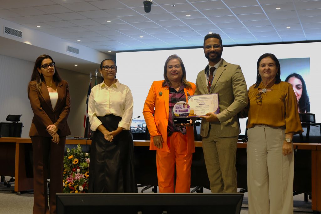 TJBA fortalece o enfrentamento à violência contra a mulher com solenidade para implementação do protocolo POP 5 e inauguração do Banco Vermelho
