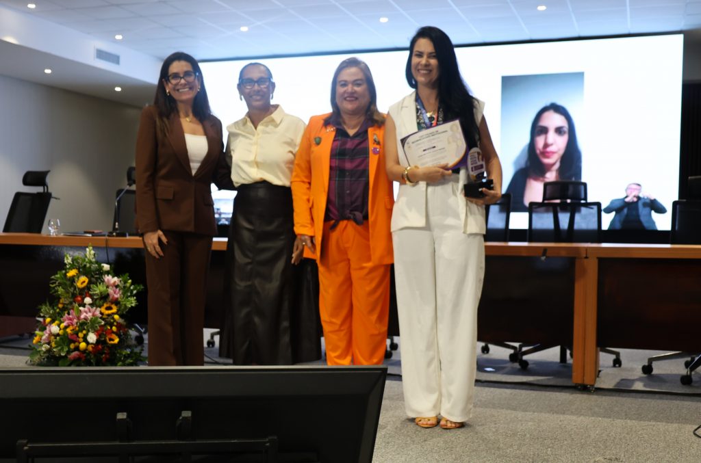 TJBA fortalece o enfrentamento à violência contra a mulher com solenidade para implementação do protocolo POP 5 e inauguração do Banco Vermelho