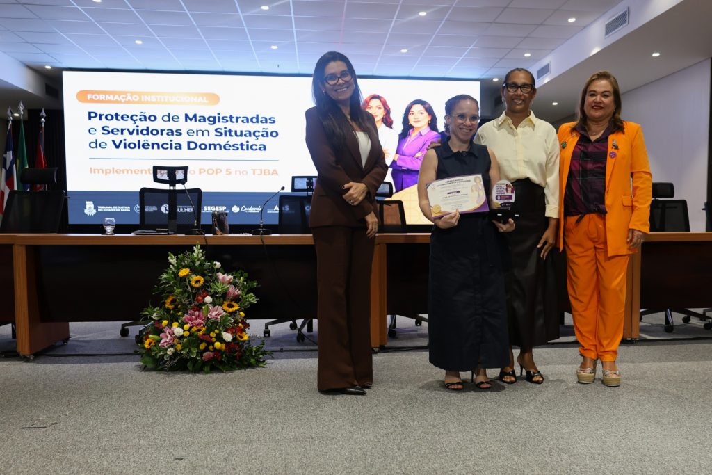 TJBA fortalece o enfrentamento à violência contra a mulher com solenidade para implementação do protocolo POP 5 e inauguração do Banco Vermelho