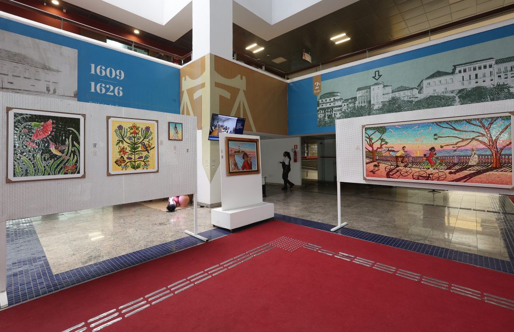 17/06/2026 - Exposição de Mosaicos em Papel no átrio do TJBA  