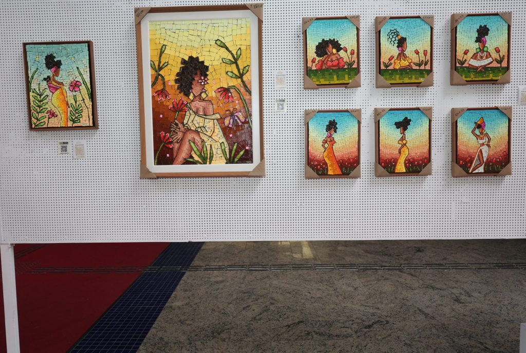 17/06/2026 - Exposição de Mosaicos em Papel no átrio do TJBA  