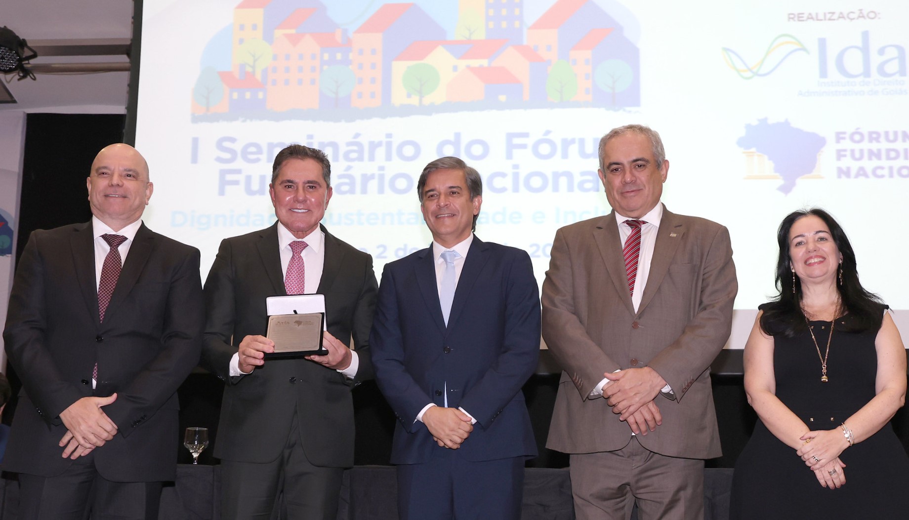 Presidente do TJBA é homenageado durante o 1º Seminário do Fórum Fundiário Nacional, em Goiânia  