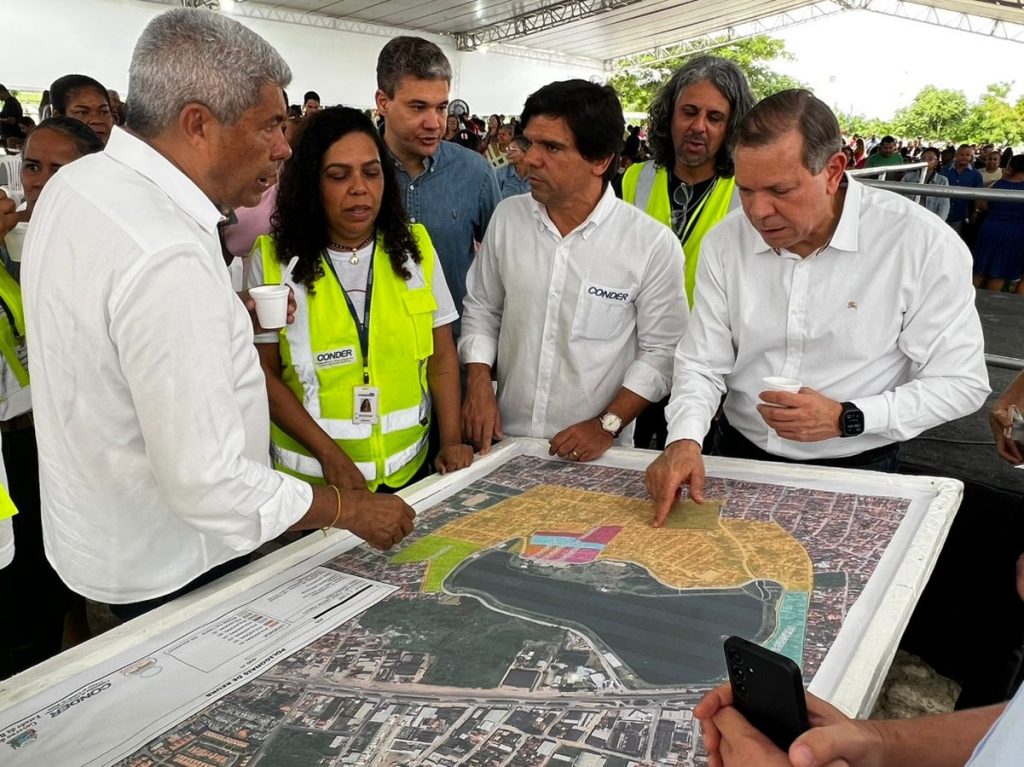 TJBA reforça promoção da cidadania com entrega de títulos de regularização fundiária em Feira de Santana