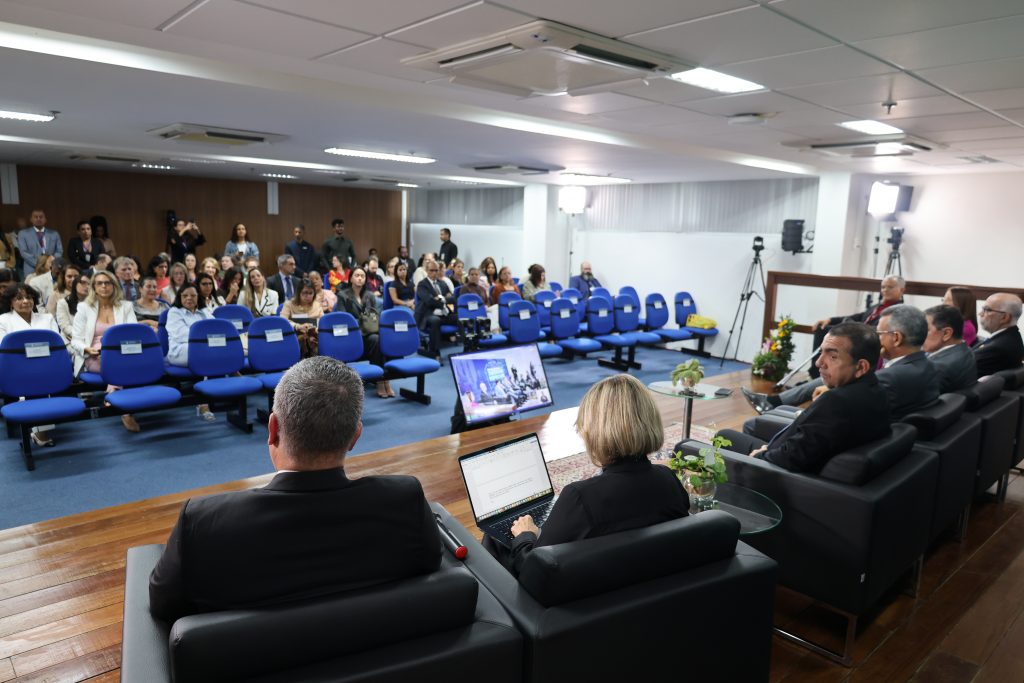 3ª Semana Nacional dos Juizados Especiais começa com atividades voltadas ao público interno no Fórum do Imbuí