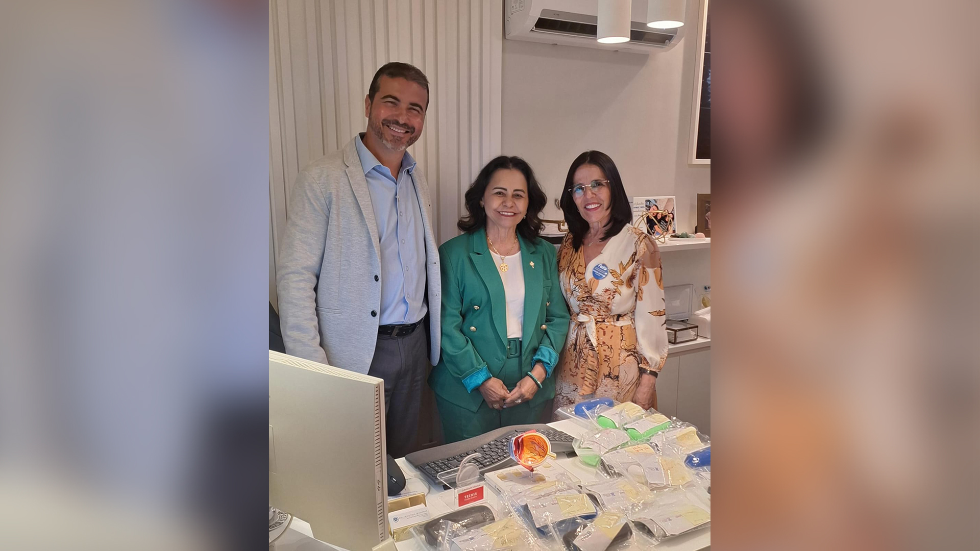 TJBA inicia entrega de 180 óculos confeccionados durante Mutirão PopRuaJud em Feira de Santana   