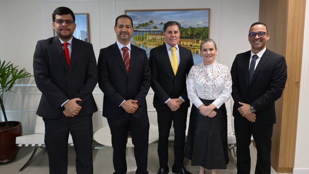 14/07 - Visita institucional da Presidente da Alba ao Chefe do Judiciário baiano  