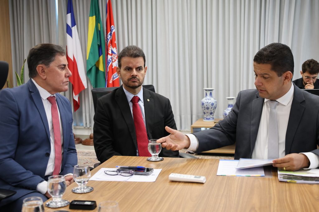20/07/2026 - Presidente do TJBA recebe autoridades políticas do município de Senhor do Bonfim  