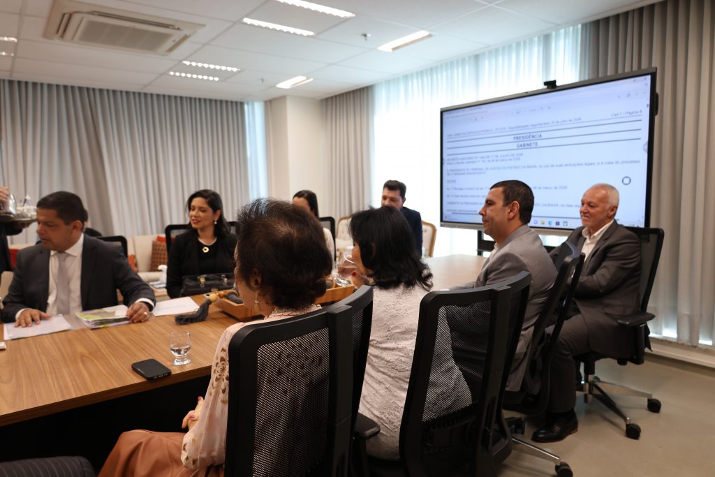 20/07/2026 - Presidente do TJBA recebe autoridades políticas do município de Senhor do Bonfim  
