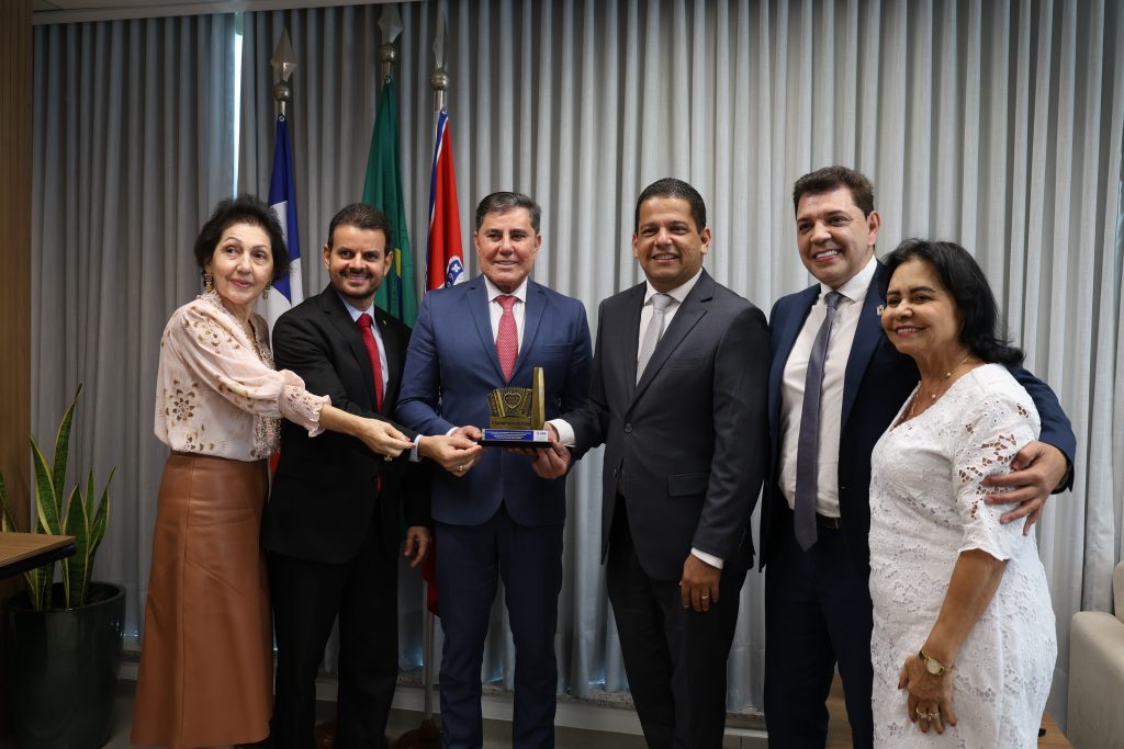 20/07/2026 - Presidente do TJBA recebe autoridades políticas do município de Senhor do Bonfim  