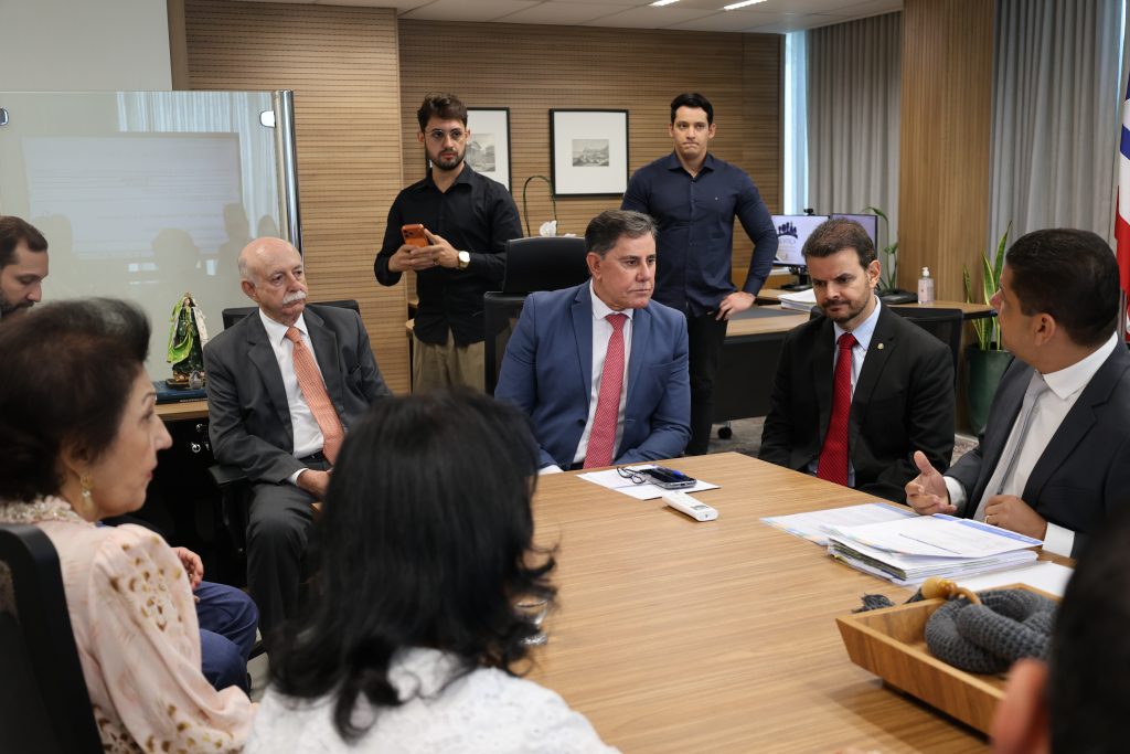 20/07/2026 - Presidente do TJBA recebe autoridades políticas do município de Senhor do Bonfim  