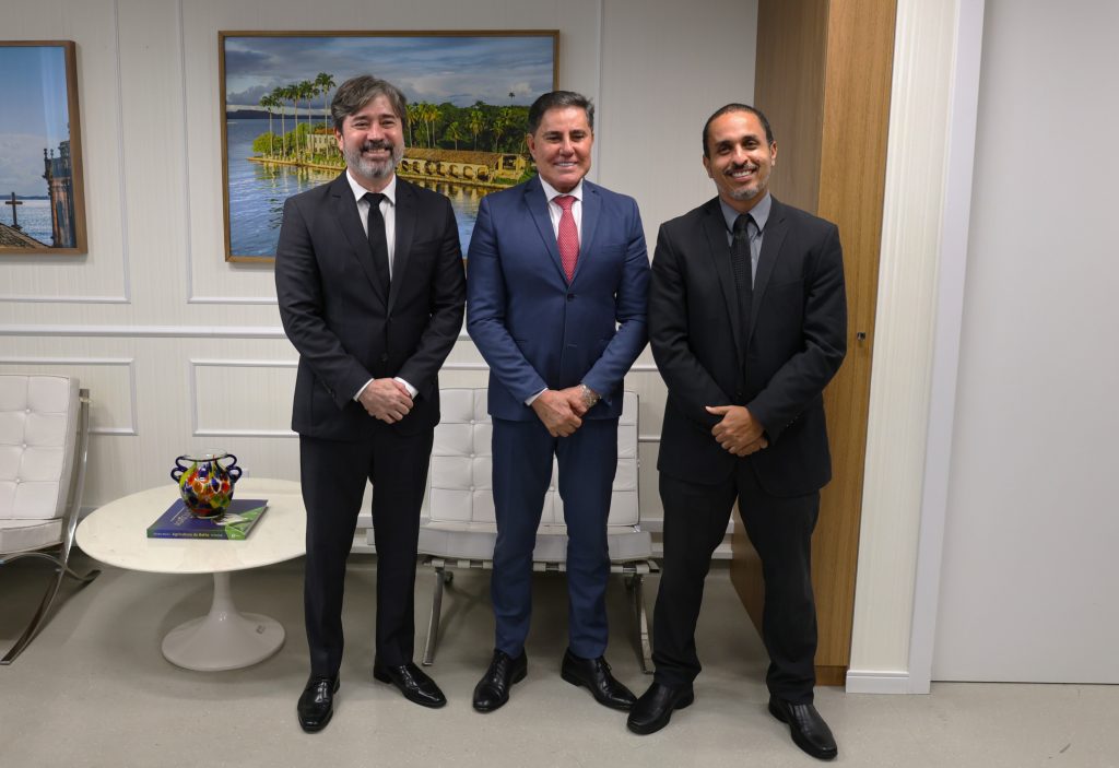20/07/2026 - Presidente do TJBA se reúne com representantes da Advocacia-Geral da União