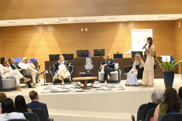 Roda de Conversa em Ilhéus destaca necessidade de dar visibilidade à violência doméstica e buscar soluções; programação inclui mutirão de audiências   