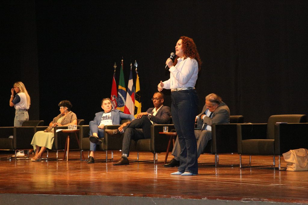 Projeto Justiça em Território celebra o direito de saber em atividade com estudantes de Itabuna