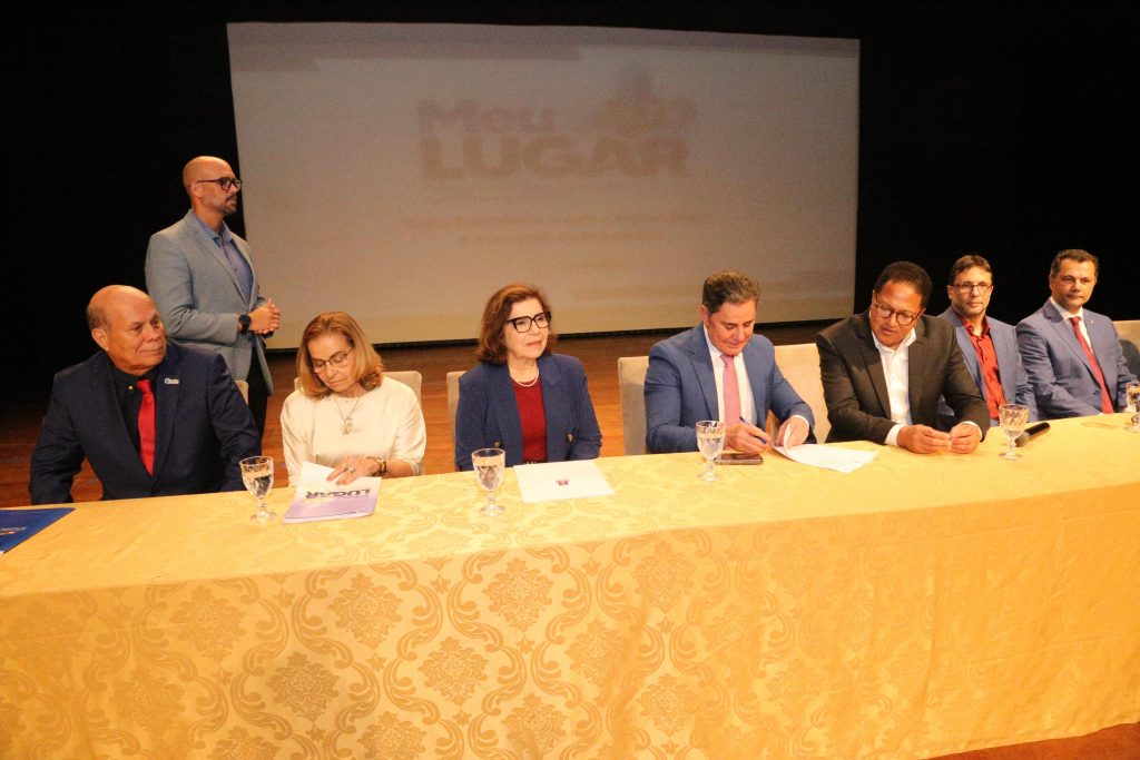 Em Itabuna, TJBA entrega 146 títulos de regularização fundiária; ação amplia acesso ao direito à propriedade e promove segurança jurídica