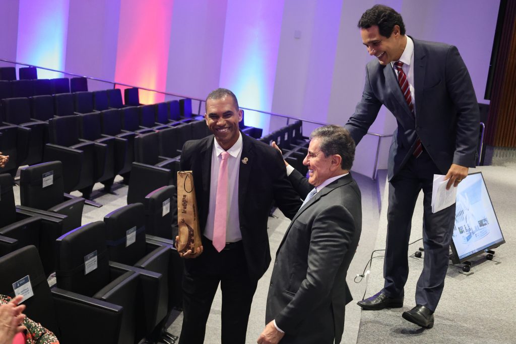 Presidente do TJBA homenageia motoristas e destaca papel essencial da categoria para o funcionamento do Judiciário   