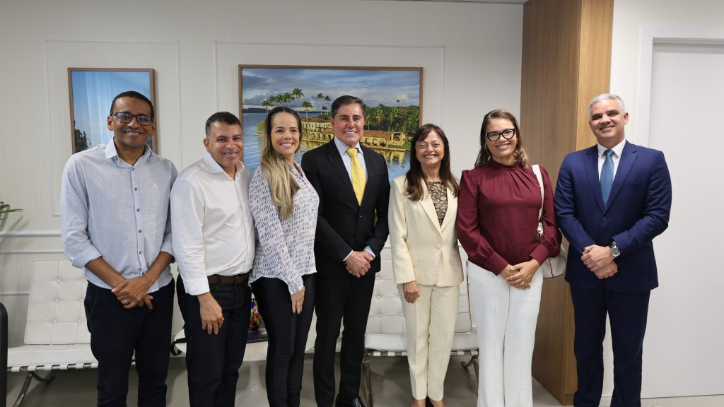 14/07/2026 - Presidente do TJBA recebe visita institucional da Deputada Alice Portugal  