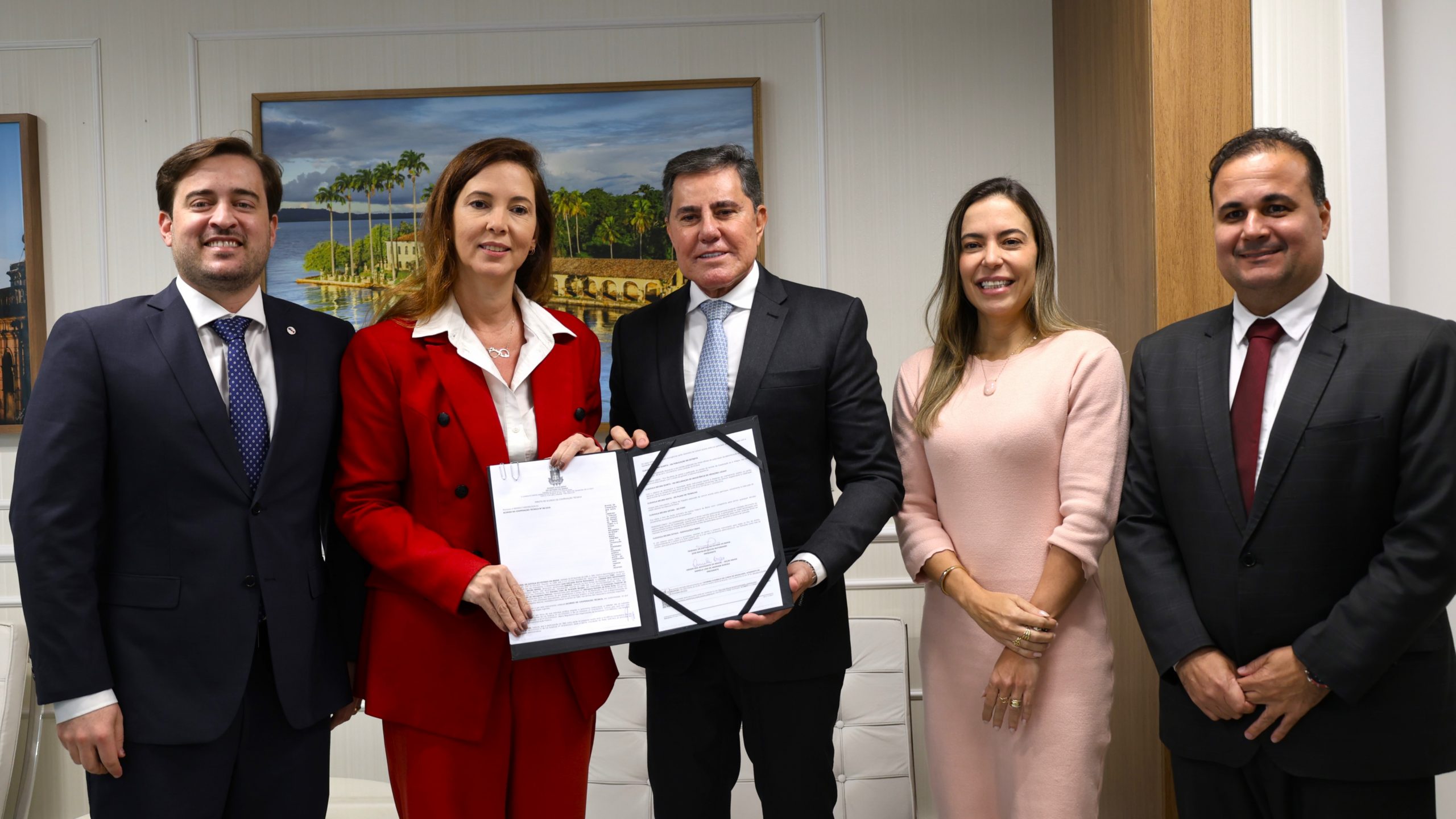 TJBA firma parceria com a OAB para implantar plataforma digital destinada à nomeação de advogados(as) dativos(as); ação assegura direitos constitucionais do(a) cidadão(ã)    