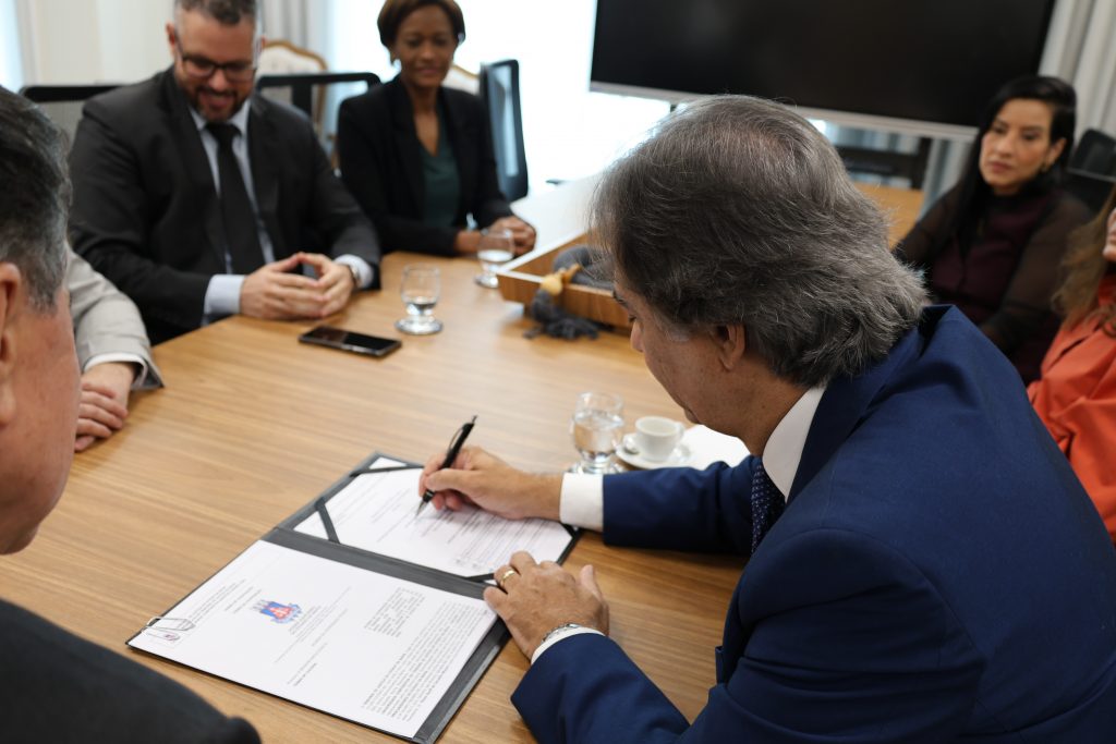 Avanço na qualificação das decisões judiciais para o cidadão é foco de Termo de Cooperação Técnica entre o TJBA e Associação dos Procuradores do Estado  